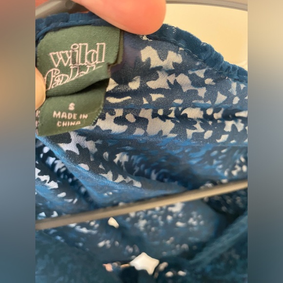 Blue top - Picture 3 of 3